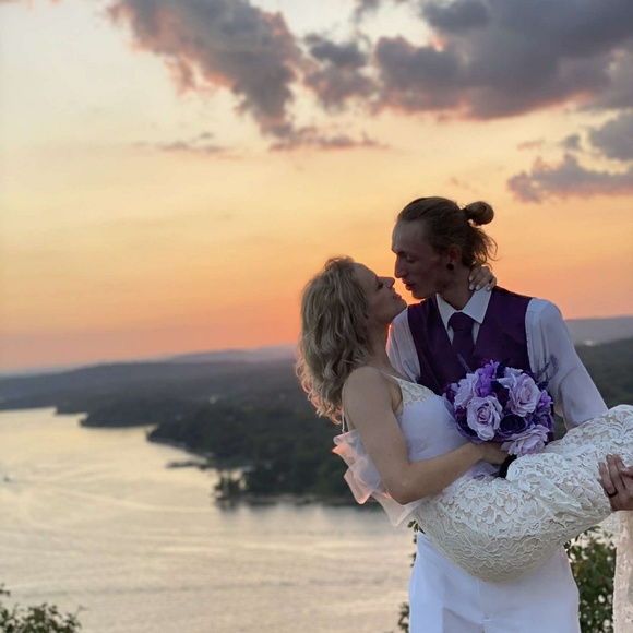 Meet your Posher, Arianna - Picture 1 of 1